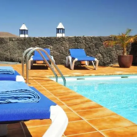 Playa Blanca Sleeps 6 Pool Air Con Wifi