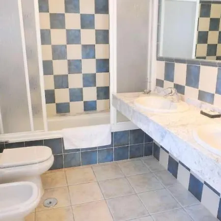 Playa Blanca Sleeps 6 Pool Air Con Wifi Διαμέρισμα