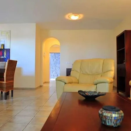 Playa Blanca Sleeps 6 Pool Air Con Wifi Διαμέρισμα *